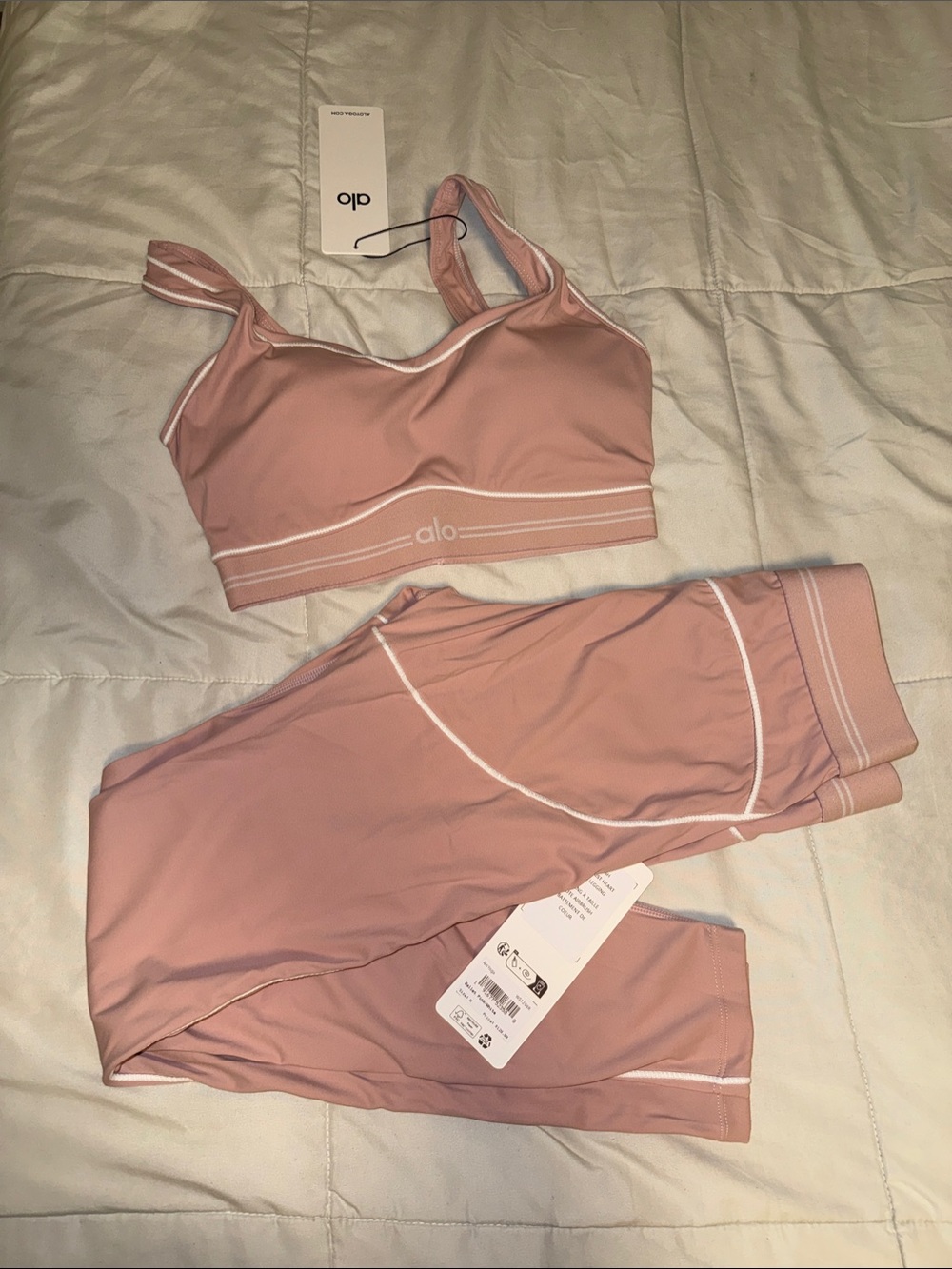 ALO Yoga Dusty Rose Seamless Sports Bra and Leggings Set with White Trim